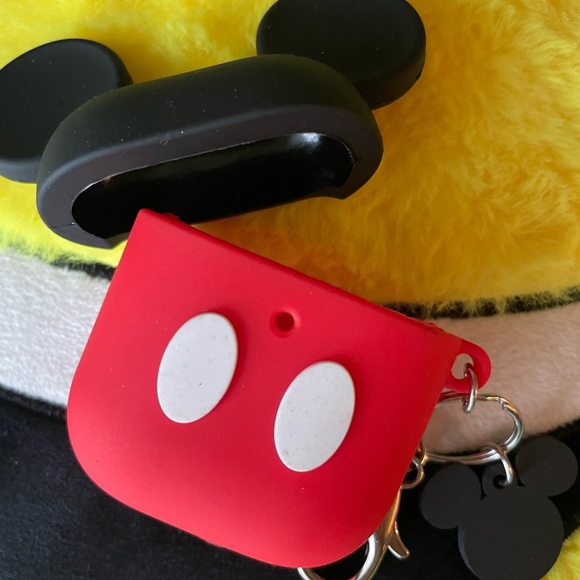 Disney Mickey Mouse Red and Black Airpods Case, mickey Mause airpods 1&2 G. - Picture 12 of 15